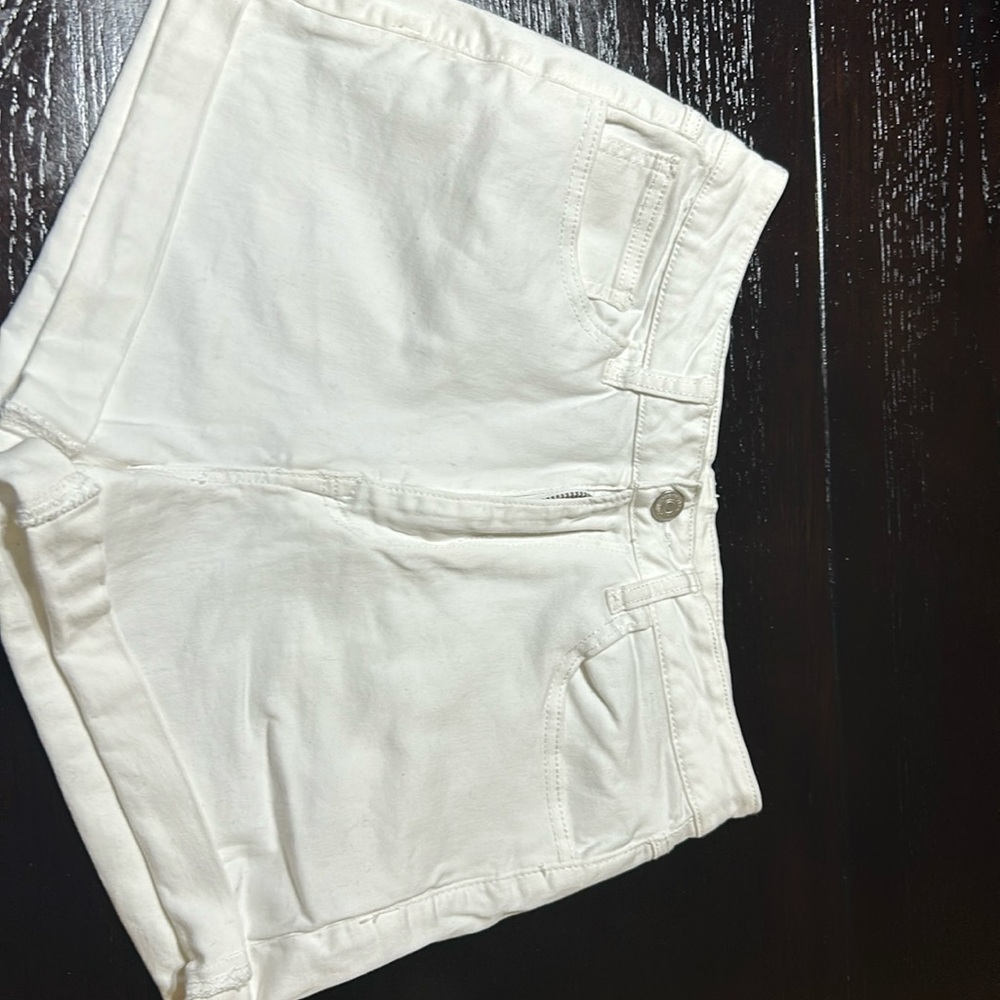 Forever 21 women's white shorts